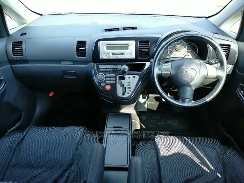 Toyota Wish 2003 Gray