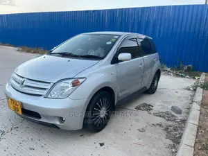 Toyota IST 2004 Silver