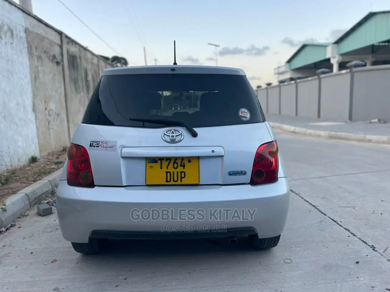 Toyota IST 2004 Silver