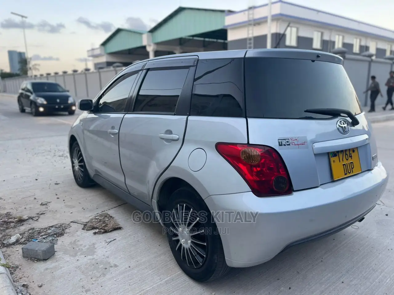 Toyota IST 2004 Silver