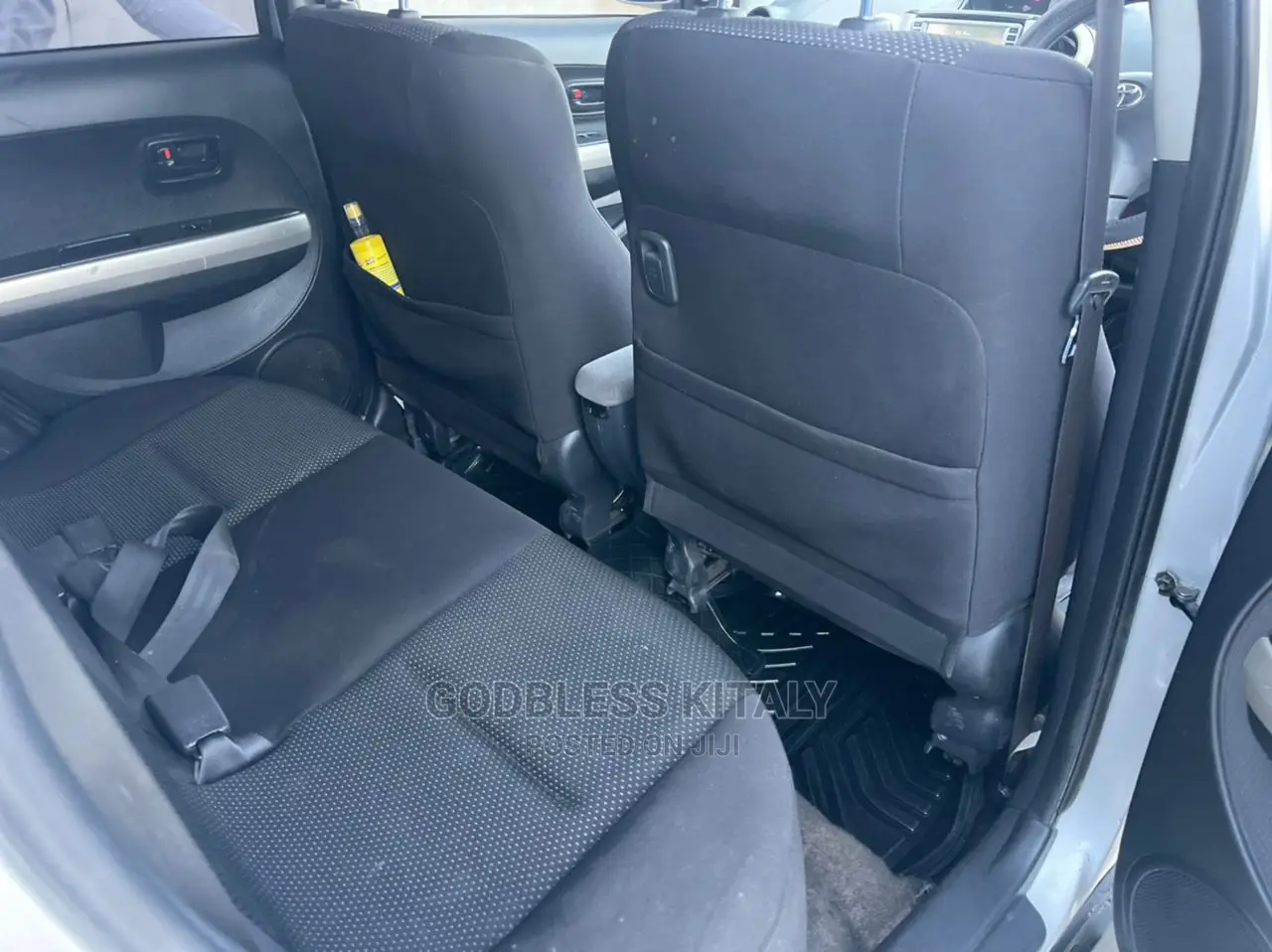 Toyota IST 2004 Silver
