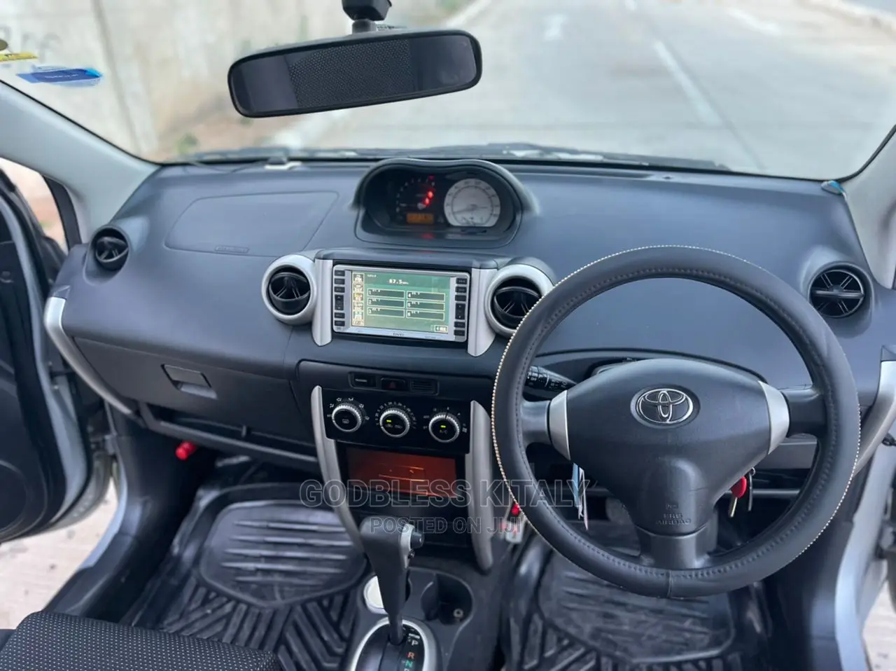 Toyota IST 2004 Silver