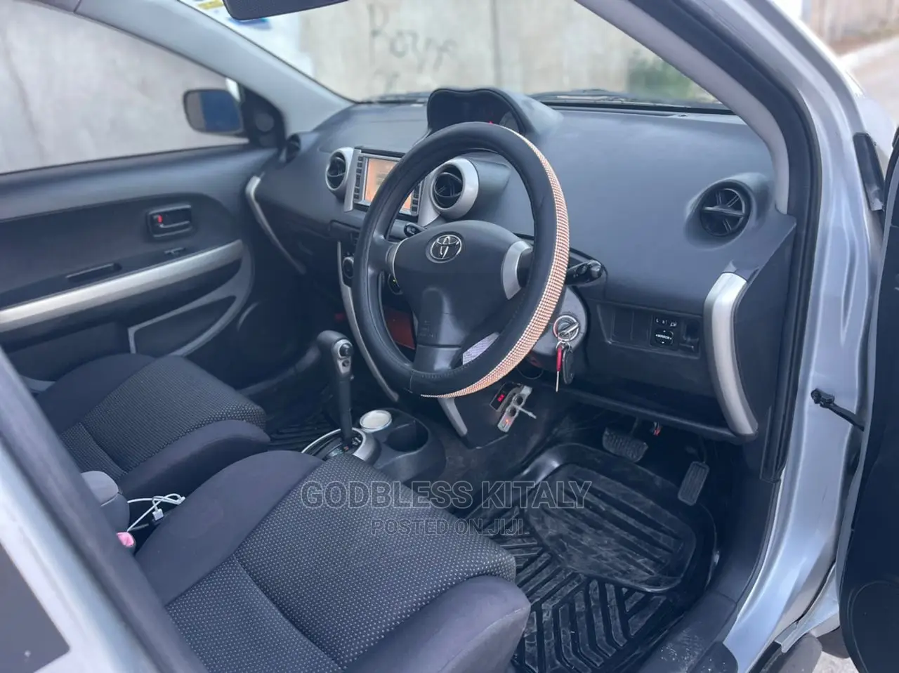 Toyota IST 2004 Silver