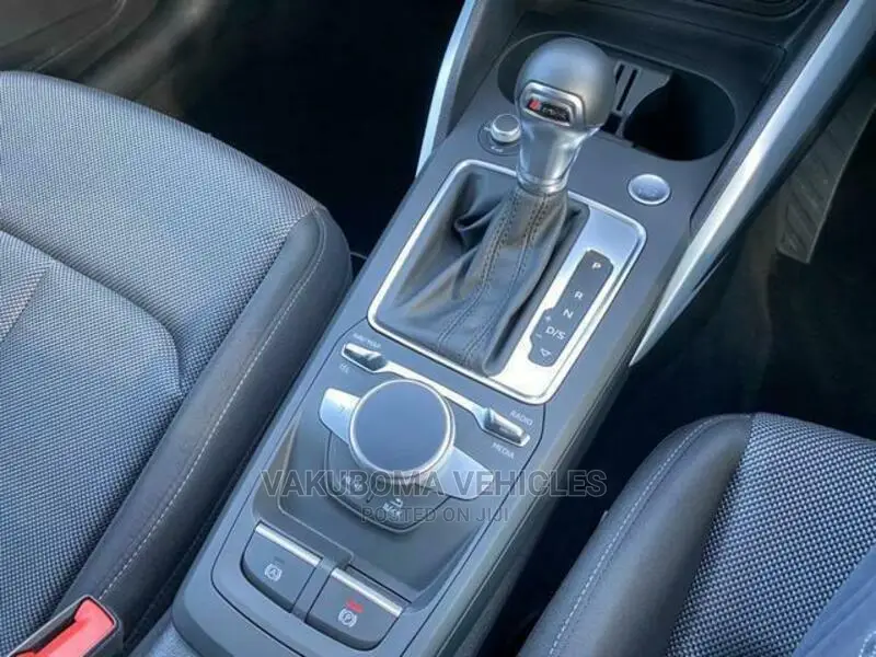 Audi Q3 2018 Silver
