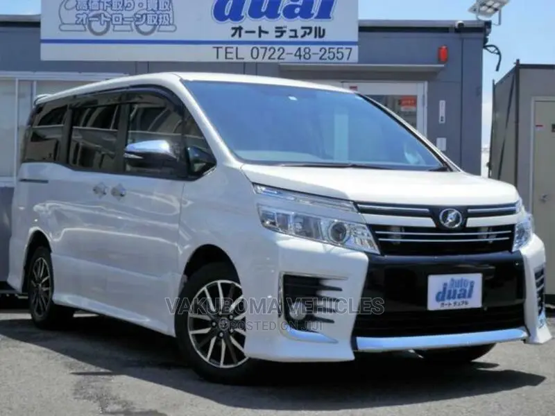 Toyota Voxy 2015 Pearl