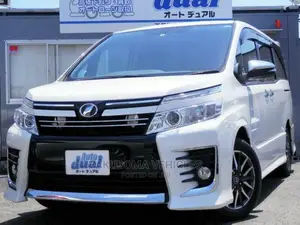 Toyota Voxy 2015 Pearl