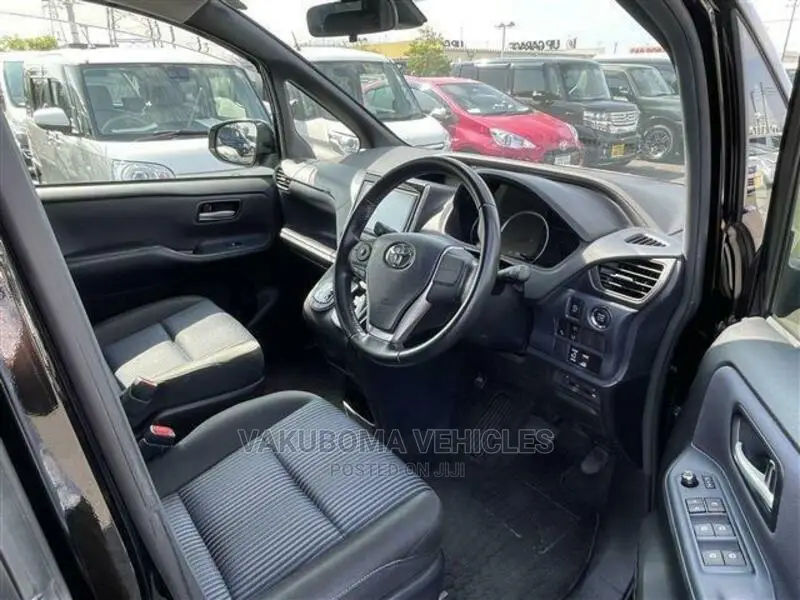 Toyota Voxy 2016 Black