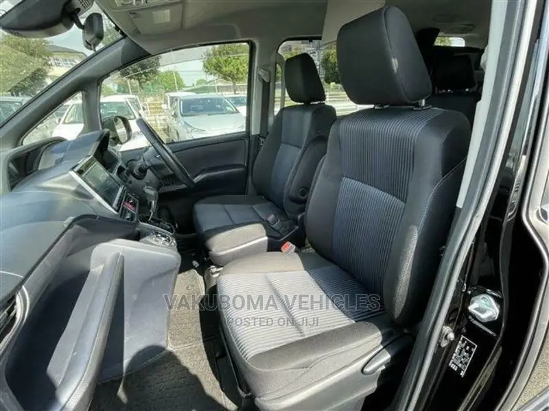 Toyota Voxy 2016 Black