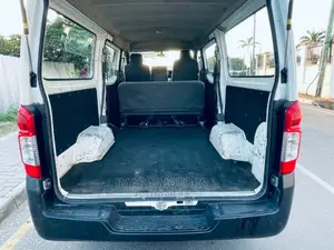 Nissan Caravan (Urvan) 2012