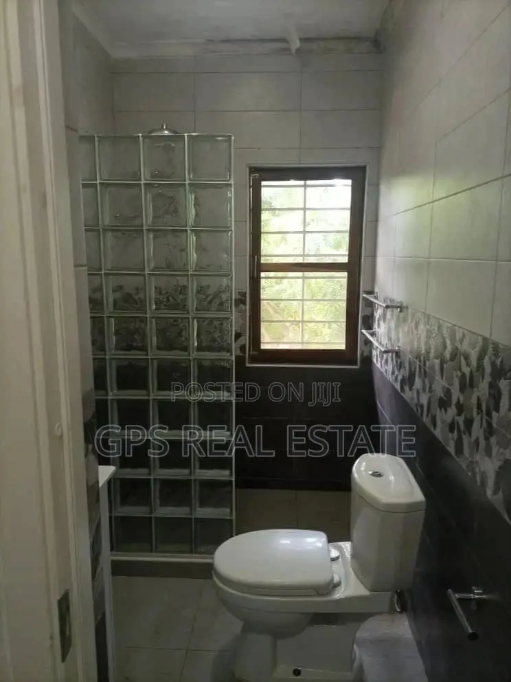 5bdrm House in Maxposh, Masaki for Sale