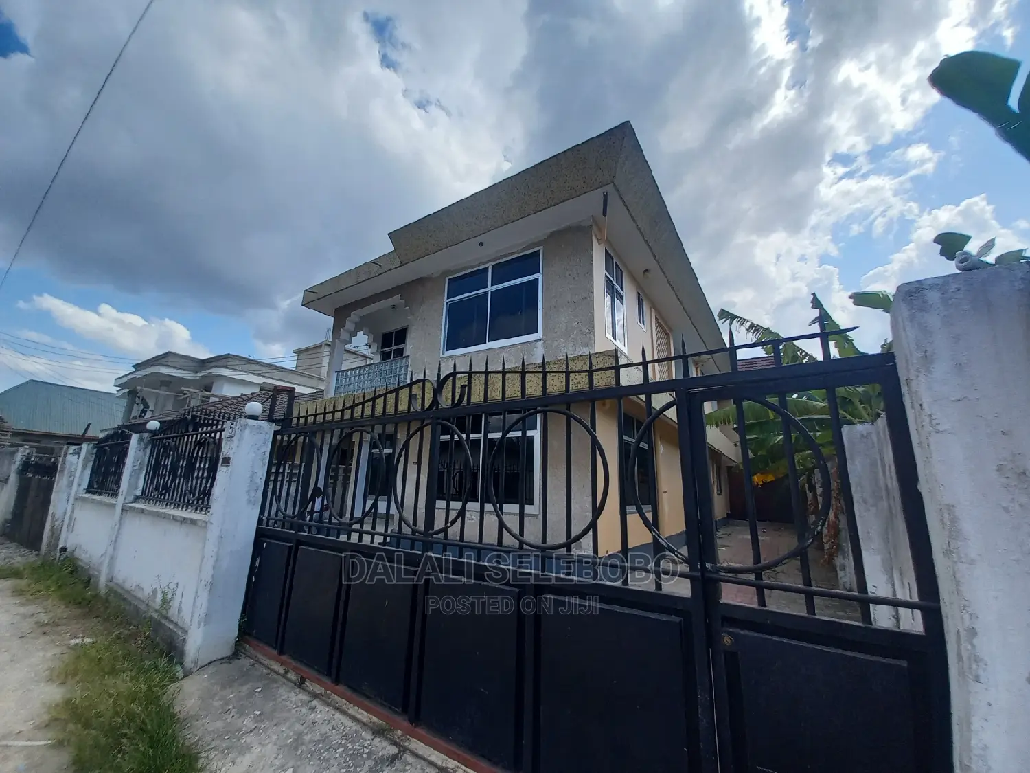 7bdrm Bungalow in Mikocheni B for Rent