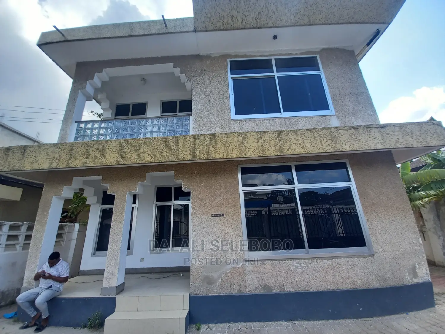 7bdrm Bungalow in Mikocheni B for Rent