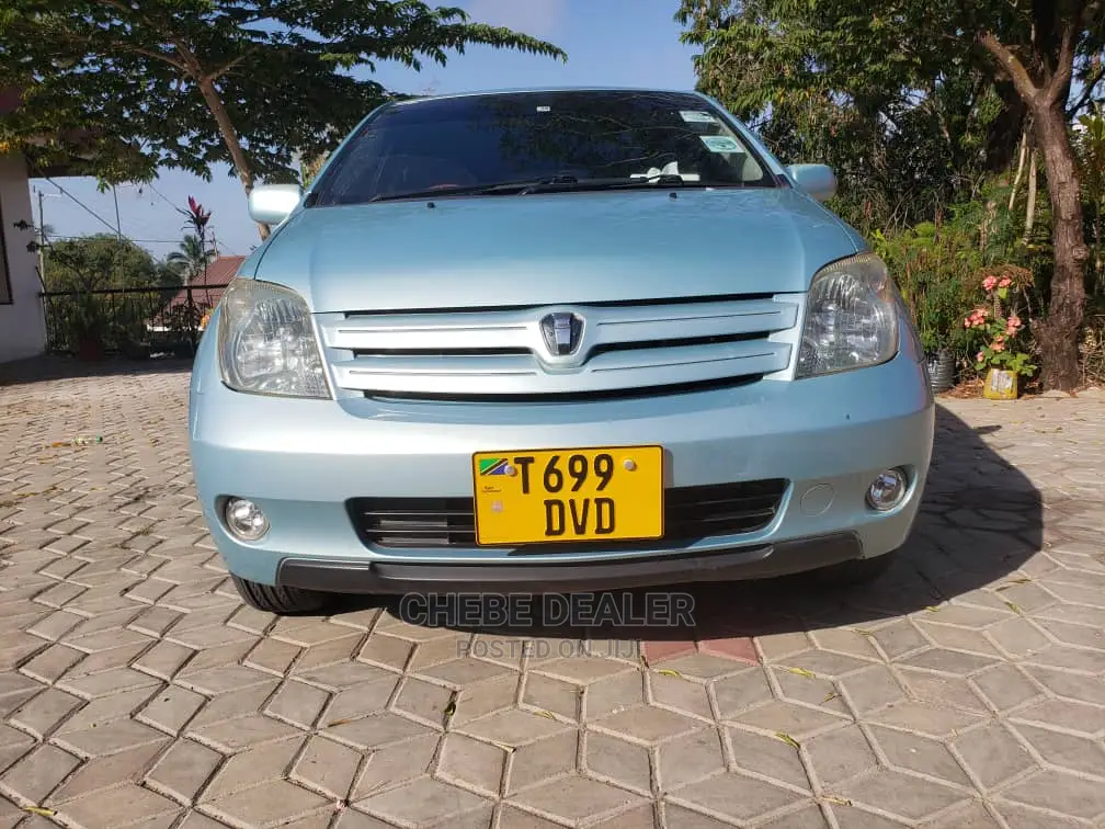 Toyota IST 2004 Blue