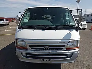 Toyota HiAce 2002 White