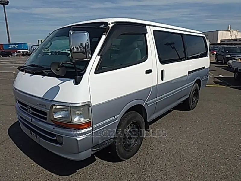 Toyota HiAce 2002 White