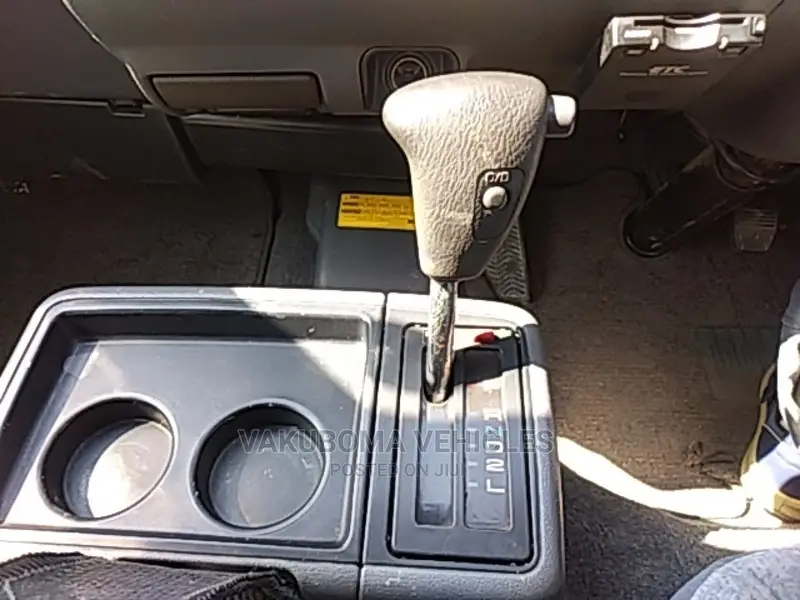 Toyota HiAce 2002 White