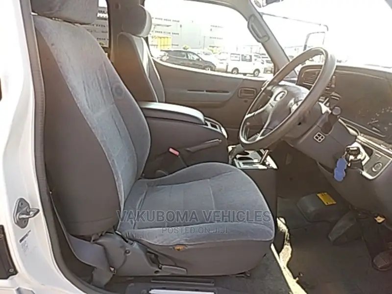 Toyota HiAce 2002 White