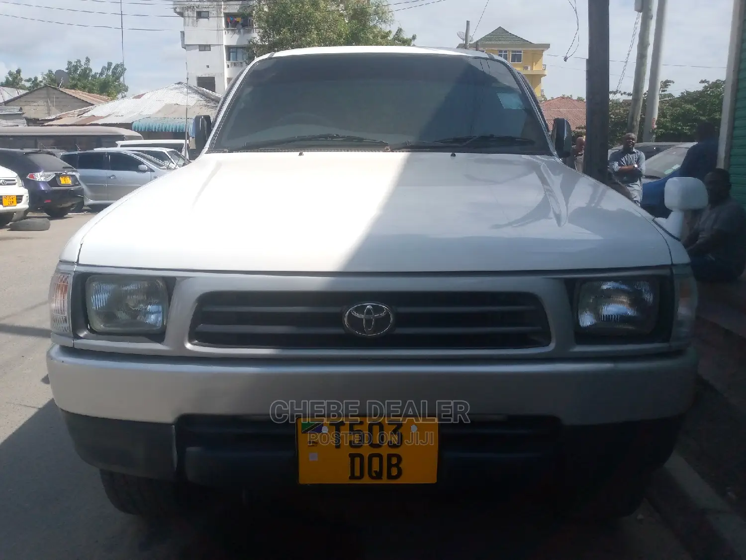 Toyota Hilux 2004 White