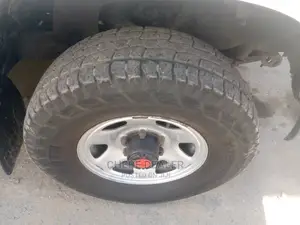 Toyota Hilux 2004 White