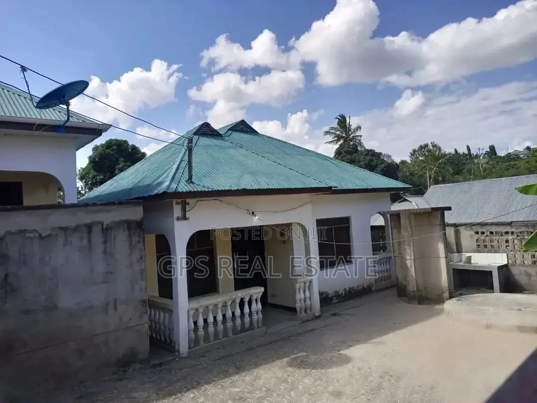 3bdrm House in Maxposh, Kinondoni for Sale