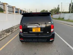 Toyota Corolla Rumion 2009 Black