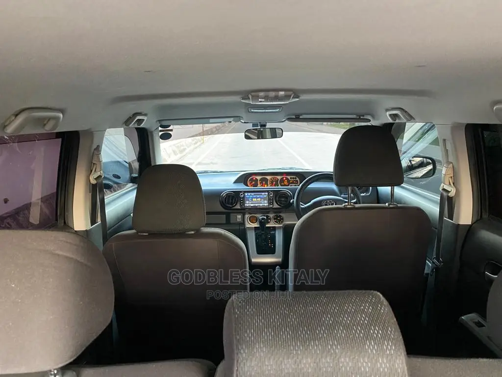 Toyota Corolla Rumion 2009 Black