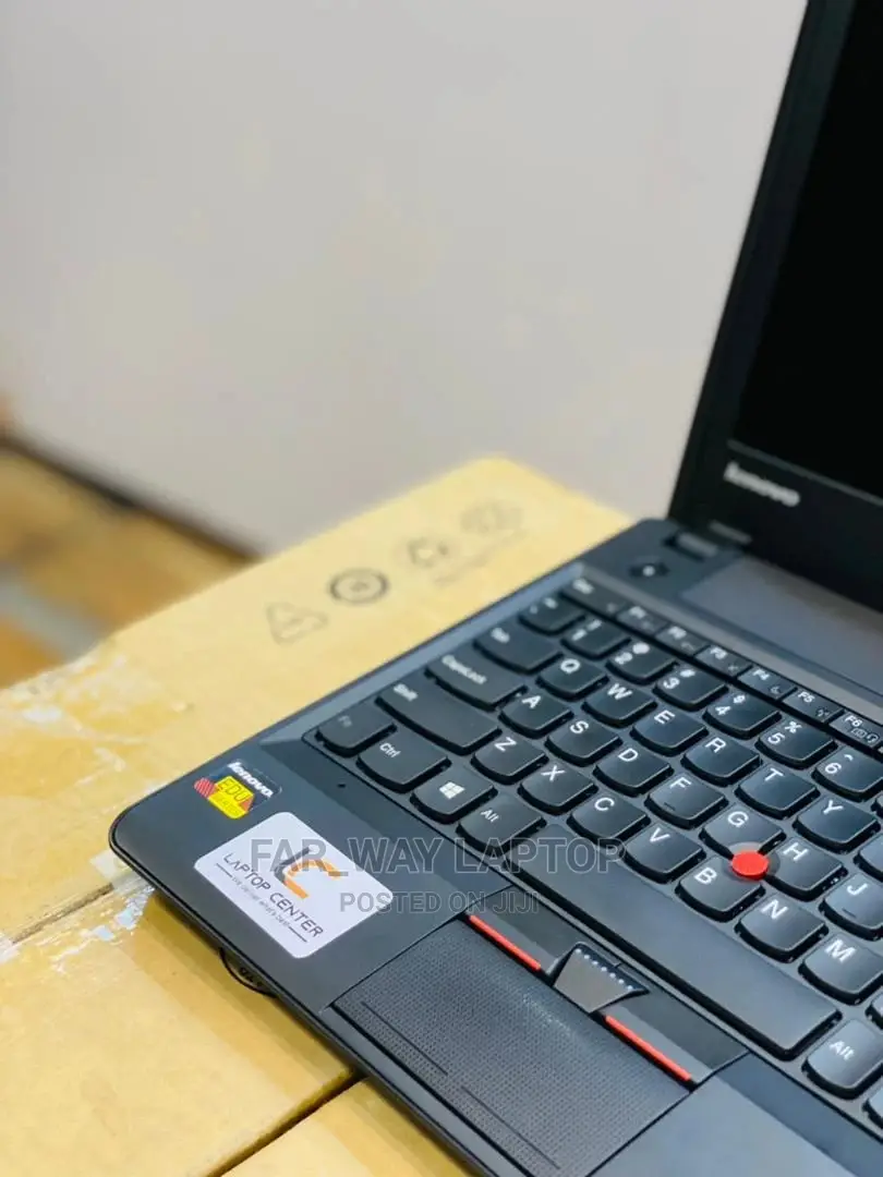 New Laptop Lenovo ThinkPad X131e 4GB Intel Pentium HDD 320GB