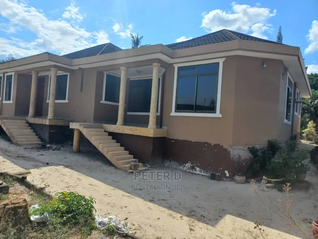 5bdrm House in Goba for Sale