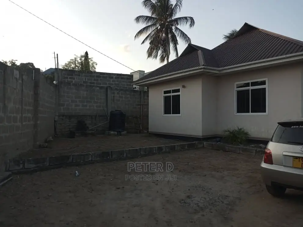 3bdrm House in Goba for Sale