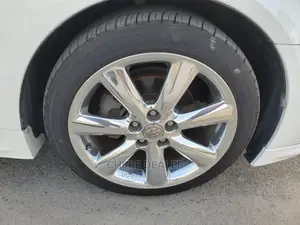 Toyota Crown Royale 2005 White