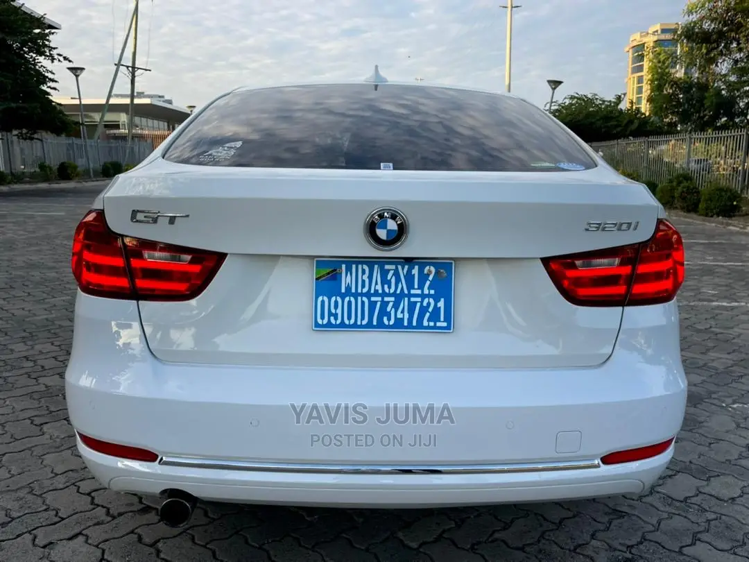 BMW 320i 2015 White