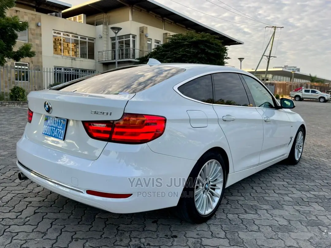 BMW 320i 2015 White