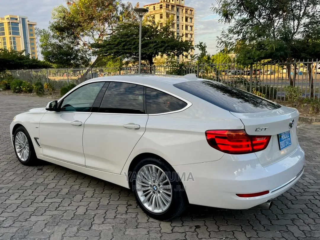 BMW 320i 2015 White