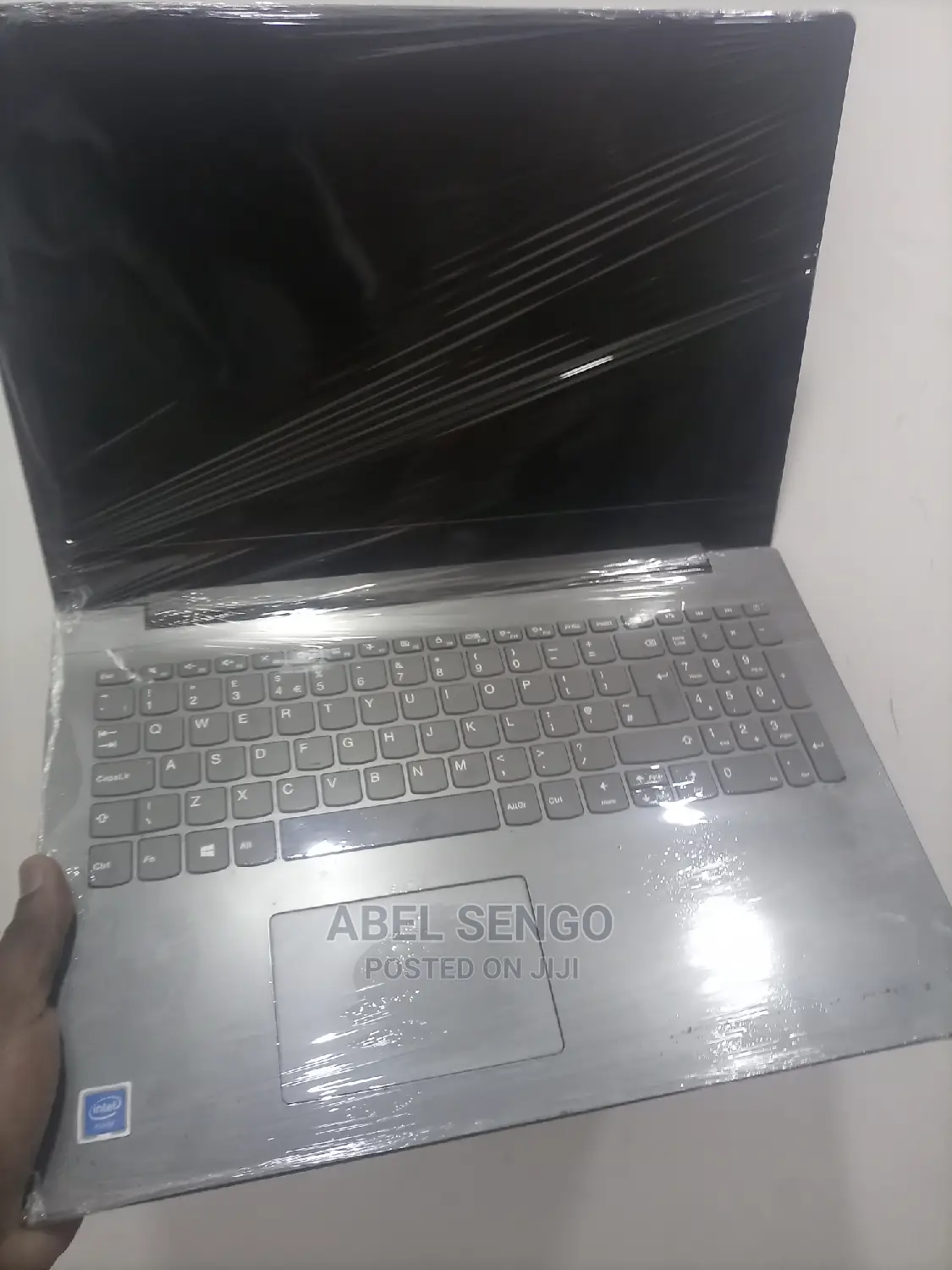 Laptop Lenovo IdeaPad 300 4GB Intel Core 2 Duo HDD 500GB