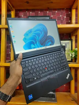 Laptop Lenovo Thinkpad E15 8GB Intel Core I7 SSD 512GB