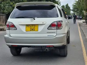 Toyota Harrier 2.4 2004 White