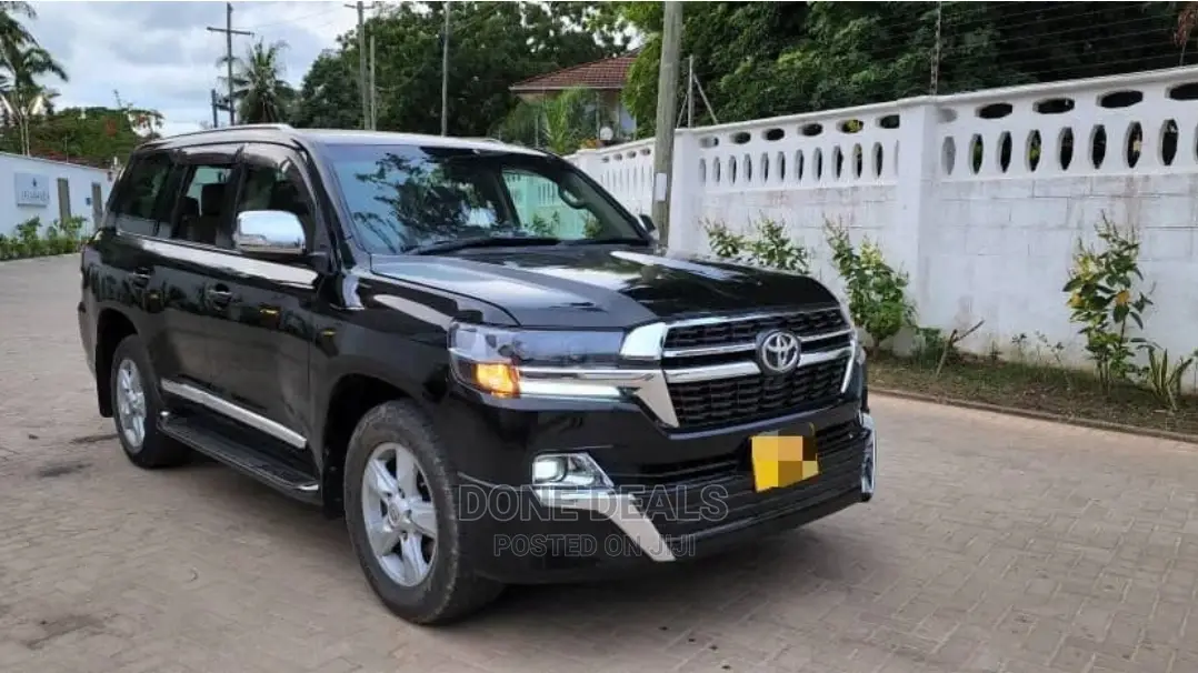 Toyota Land Cruiser 2010 Black