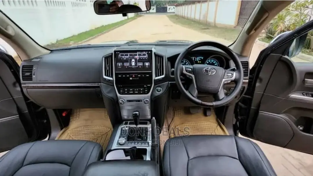 Toyota Land Cruiser 2010 Black
