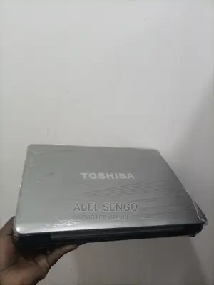 Laptop Toshiba Satellite C655 4GB Intel Core 2 Duo HDD 320GB