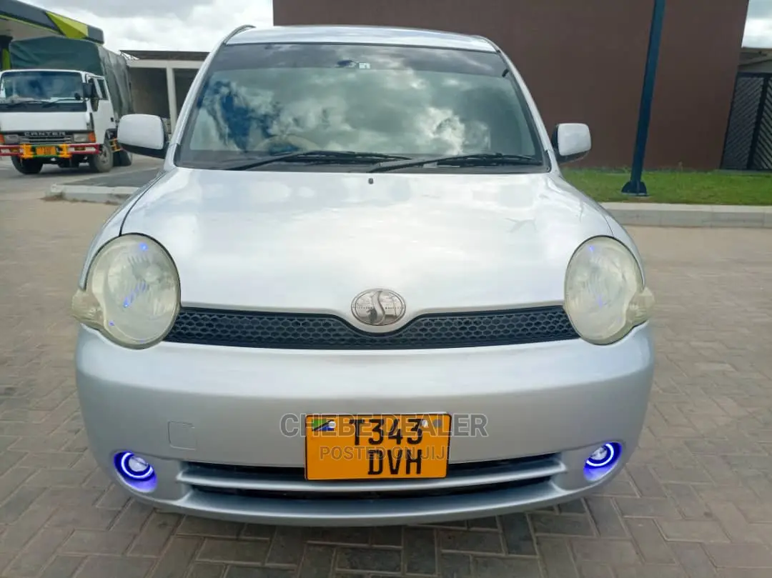 Toyota Sienta 1.5 AWD 2005 Silver