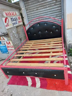 Kitanda Bed Sofa Ya Chuma