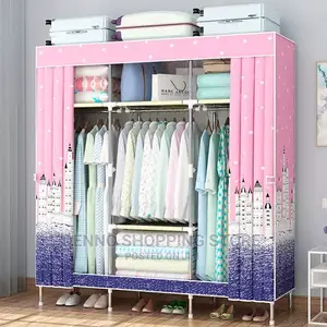 Wardrobe/Kabati La Mbao Na Kitambaa Milango Mitatu