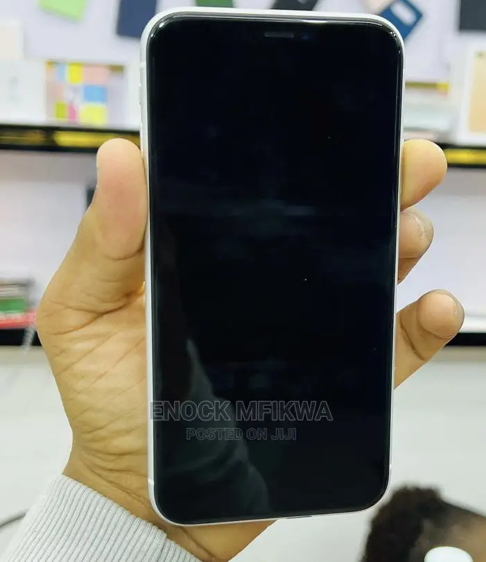 Apple iPhone XR 64 GB White