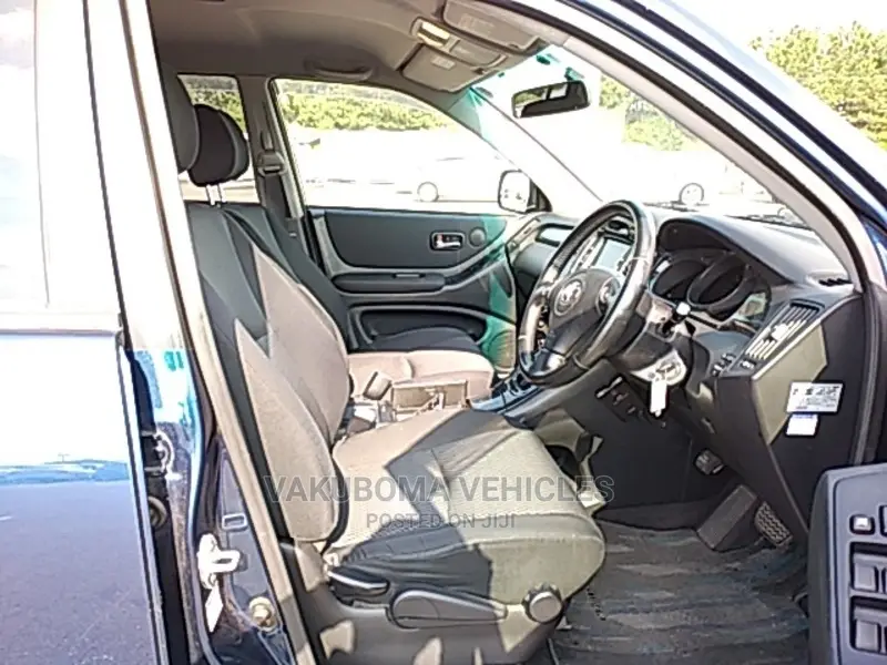 Toyota Kluger 2004 Blue