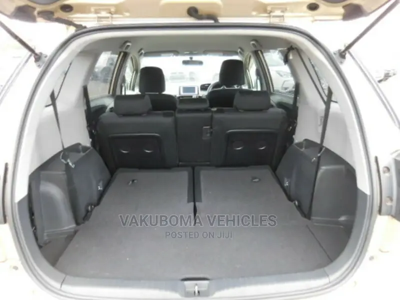 Toyota Wish 2012 Gold
