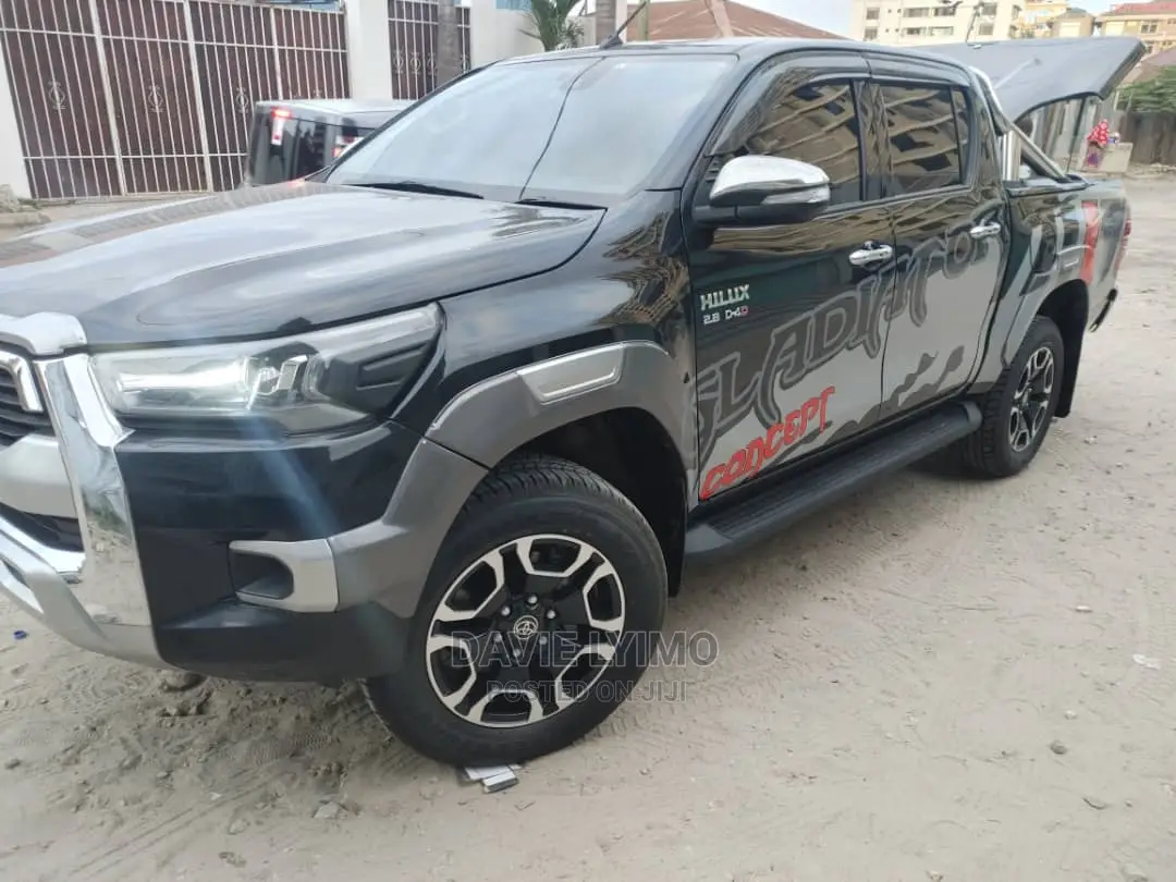 Toyota Hilux 2020 Black