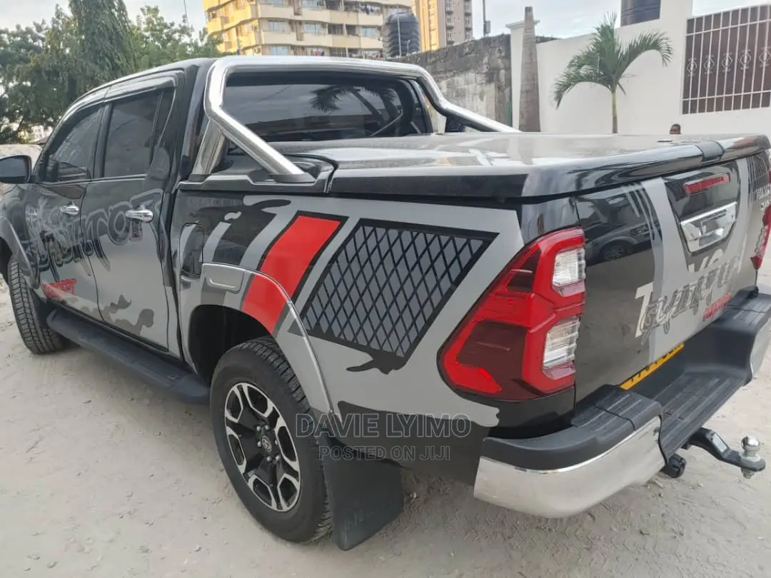 Toyota Hilux 2020 Black
