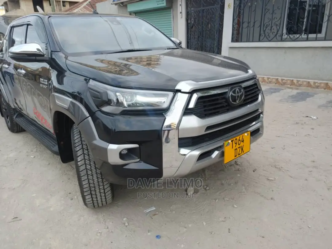 Toyota Hilux 2020 Black