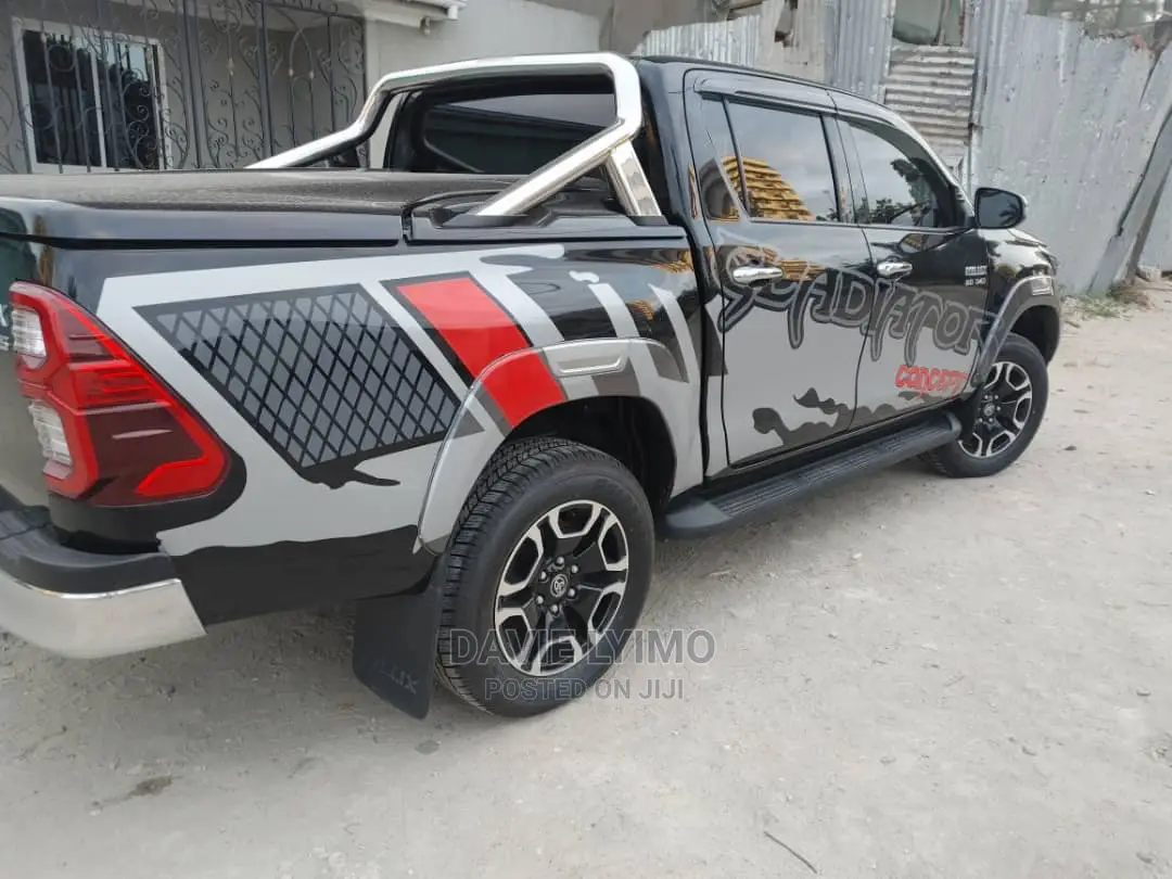 Toyota Hilux 2020 Black