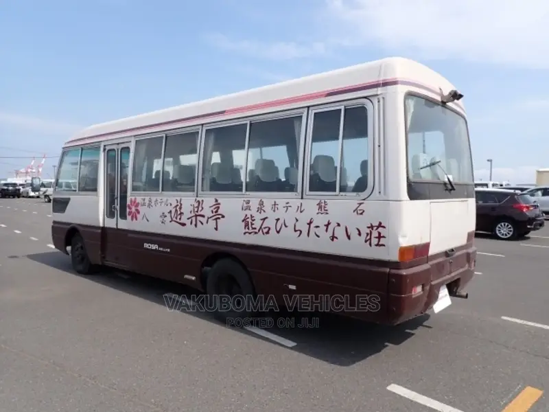 Mitsubishi Fuso Rosa 1994 White